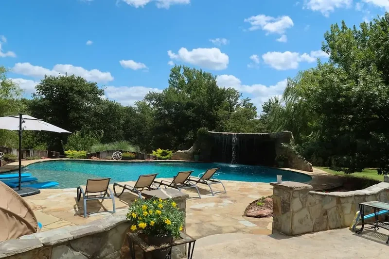 Pool 01 Pool 01